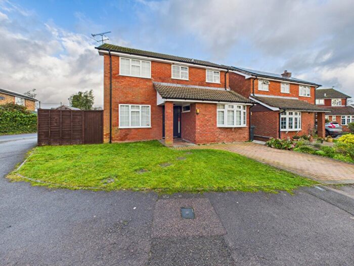 3 Bedroom Detached House For Sale In Chilton Close, Holmer Green, Buckinghamshire, HP15
