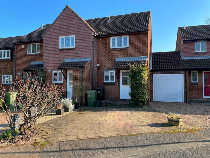 2 Bedroom Terraced House To Rent In Sutton, SM1