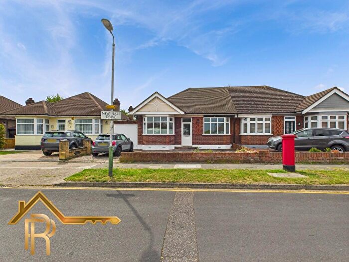 3 Bedroom Bungalow To Rent In Newhall Drive, Romford, London, RM3