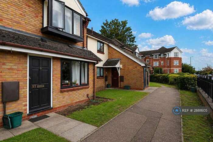 1 Bedroom Flat To Rent In Chester Place, Chelmsford, CM1