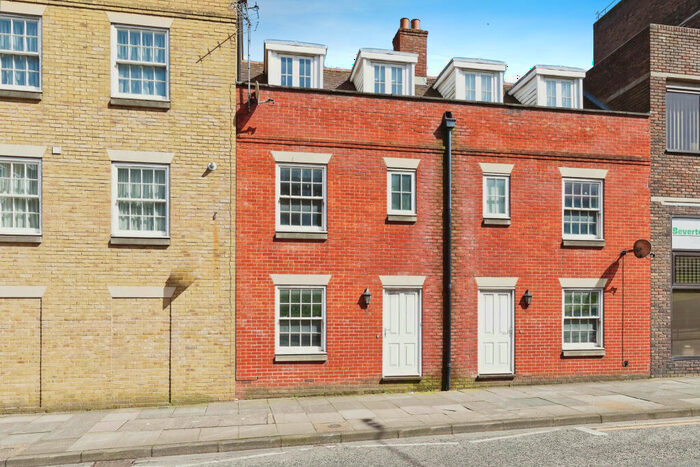 3 Bedroom Town House To Rent In Queens Courtyard, Dover, CT17