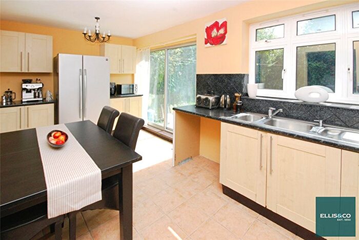 4 Bedroom Semi-Detached House For Sale In Prayle Grove, Cricklewood, NW2