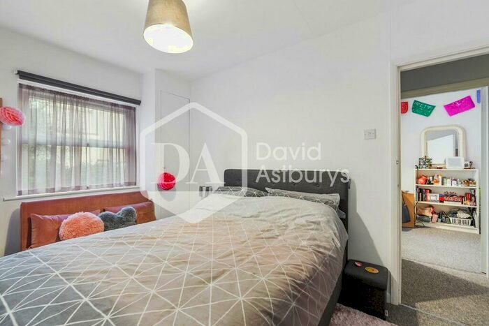 2 Bedroom Apartment To Rent In Hargrave Road, Archway, London, N19