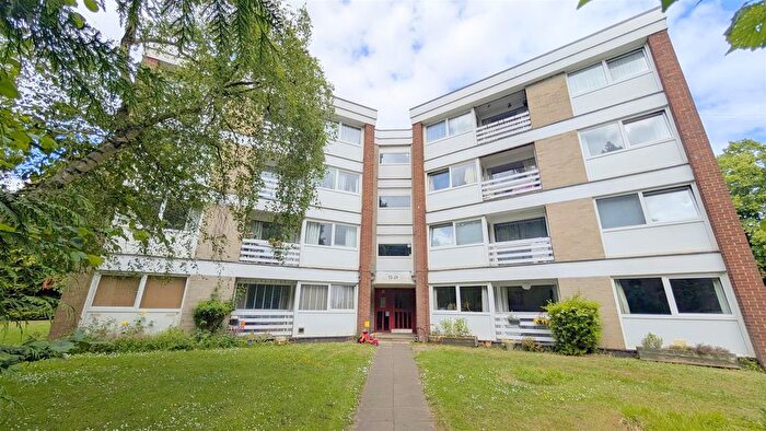 2 Bedroom Flat To Rent In Thirlestane, Lemsford Road, St Albans, Hertfordshire, AL1