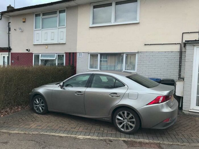 2 Bedroom Flat To Rent In Hare Lane, AL10