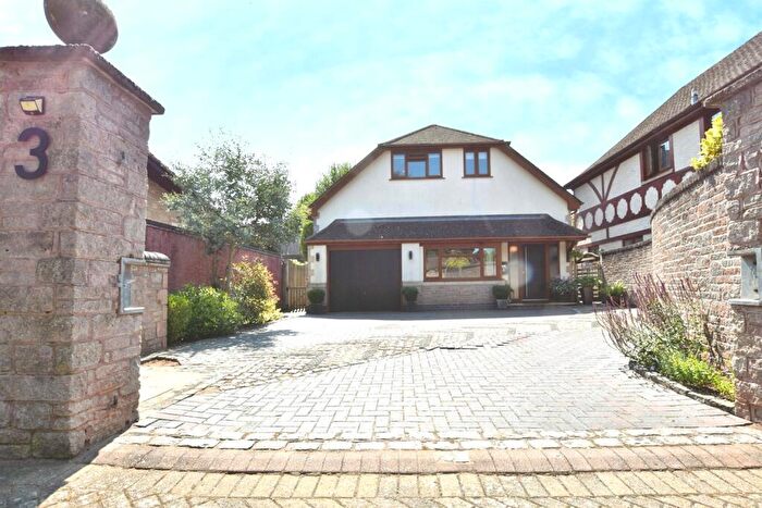 3 Bedroom Detached House For Sale In Rutherford Glen, CV11