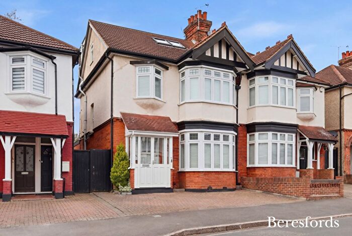 5 Bedroom Semi-detached House For Sale In Champion Road, Upminster, RM14