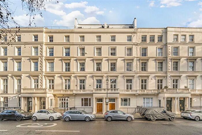 2 Bedroom Flat For Sale In Cleveland Gardens, Hyde Park, W2