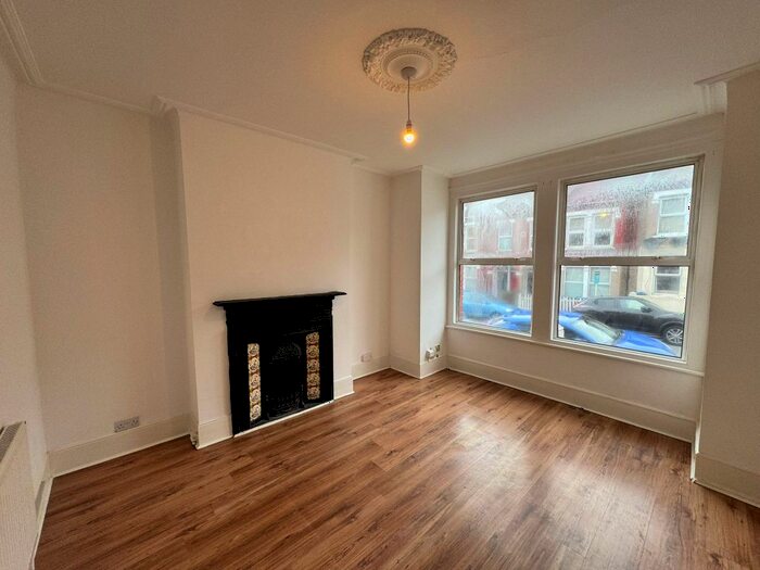 2 Bedroom Flat To Rent In Mersham Road, Thornton Heath, CR7