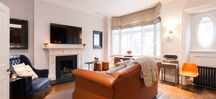 1 Bedroom Flat To Rent In North Audley Street, Mayfair, W1K