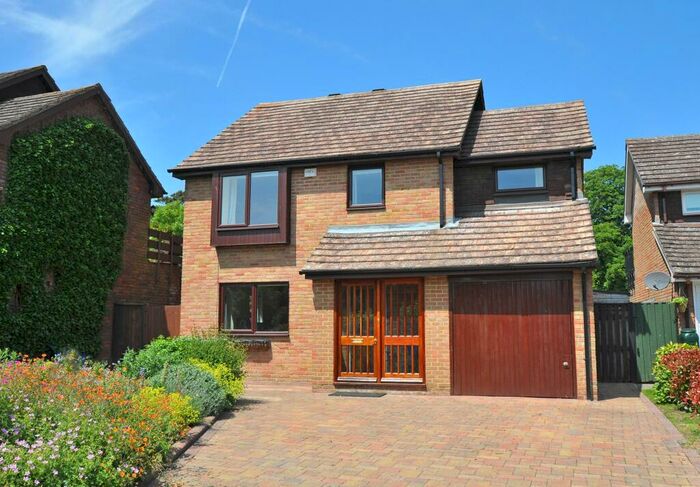 4 Bedroom Detached House To Rent In Tithe Barn Drive, Maidenhead, Berkshire, SL6