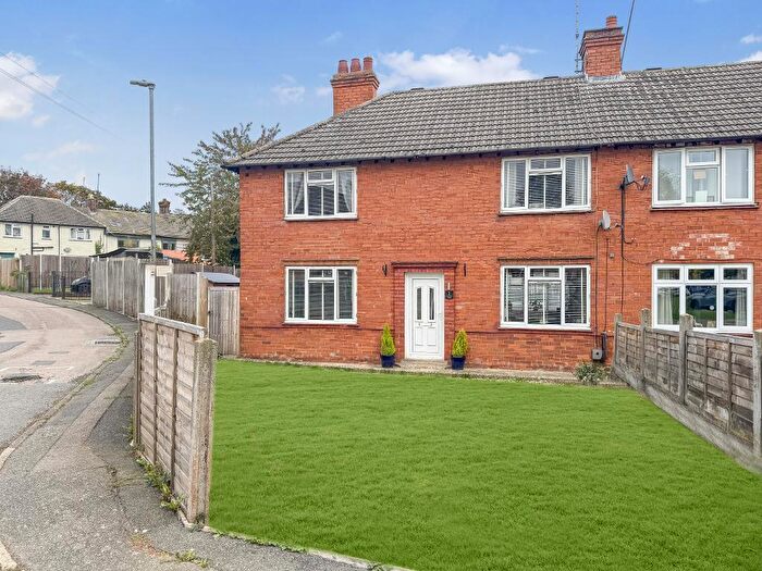 3 Bedroom Semi-Detached House For Sale In Compton Place, Kettering, NN16