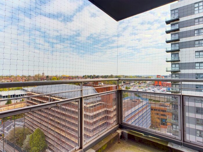 2 Bedroom Flat To Rent In Crown Heights, Alencon Link, Basingstoke, RG21