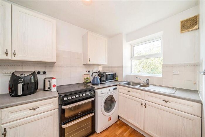1 Bedroom Flat For Sale In Basevi Way, Deptford, SE8