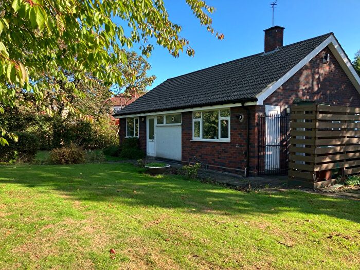 3 Bedroom Bungalow To Rent In Oakwood Lane, Leeds, LS9
