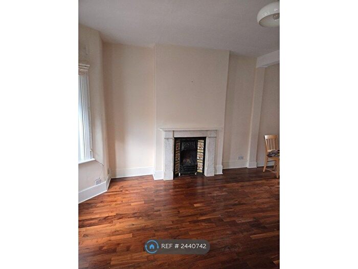 1 Bedroom Flat To Rent In Bush Road, London, SE8