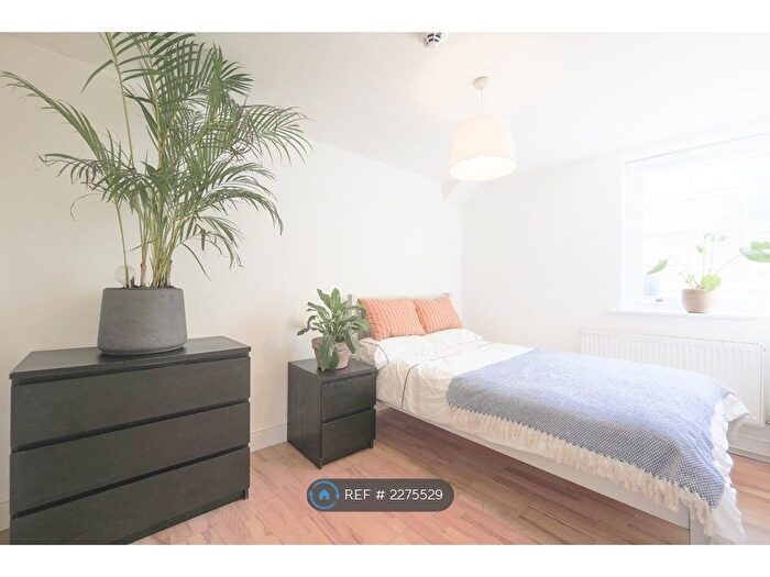 1 Bedroom Flat To Rent In Arlington Road, London, NW1