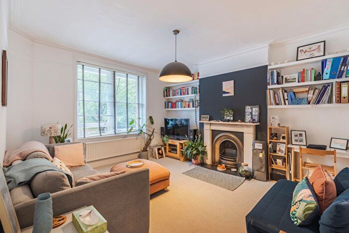 Studio To Rent In Delaware Road, London, W9