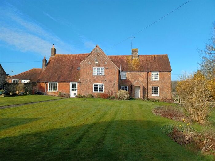 5 Bedroom Detached House To Rent In Portchester Lane, Southwick, Fareham, PO17