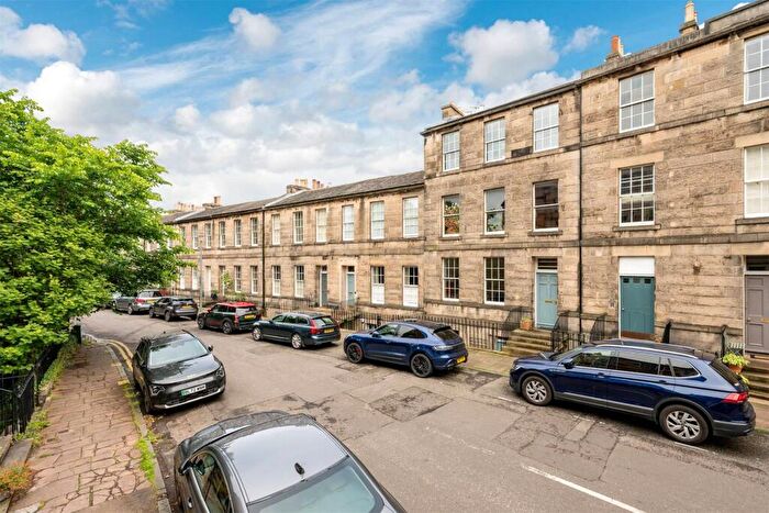 4 Bedroom Flat For Sale In Warriston Crescent, Inverleith, Edinburgh, EH3