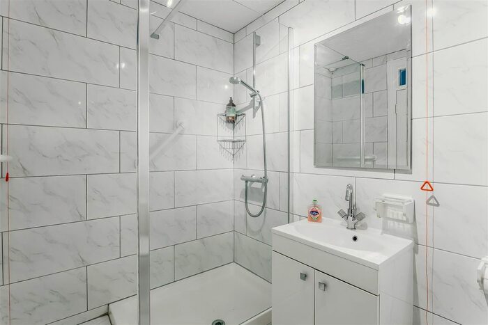 1 Bedroom Flat For Sale In Beatrice Road, Oxted, RH8
