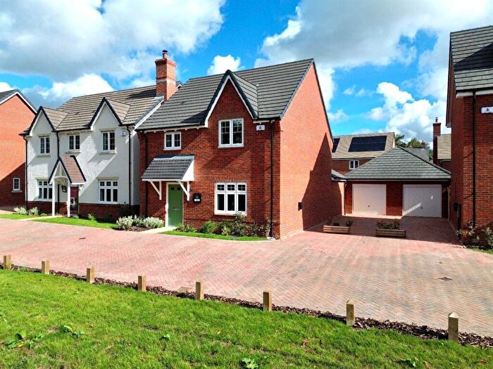 3 Bedroom Detached House For Sale In Edwin Gee Road, Kenilworth, CV8