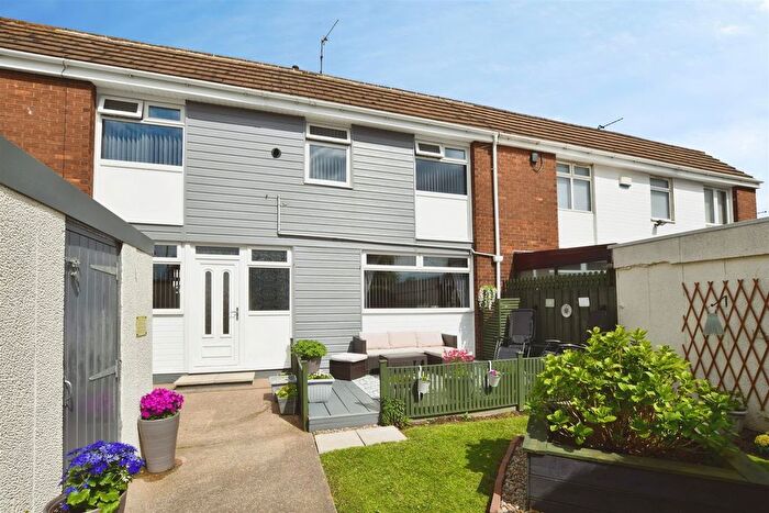 3 Bedroom Semi-Detached House For Sale In Exton Close, Bransholme, Hull, HU7