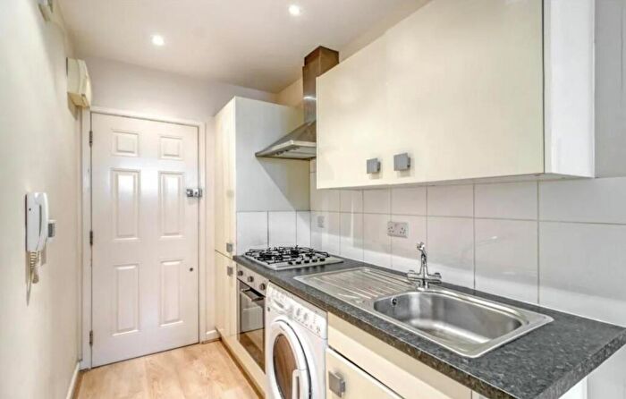 Flat To Rent In Finchley Road Temple Fortune, NW11
