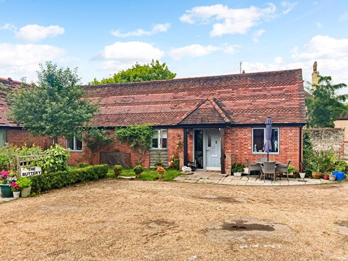 2 Bedroom Bungalow For Sale In Flexcombe Lane, Flexcombe, Liss, GU33