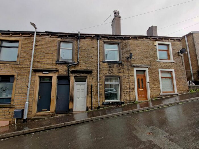 2 Bedroom Terraced House To Rent In Dean Street, Greetland, HX4
