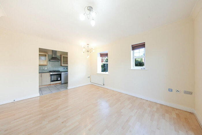 2 Bedroom Apartment To Rent In Seaton Square, London, NW7