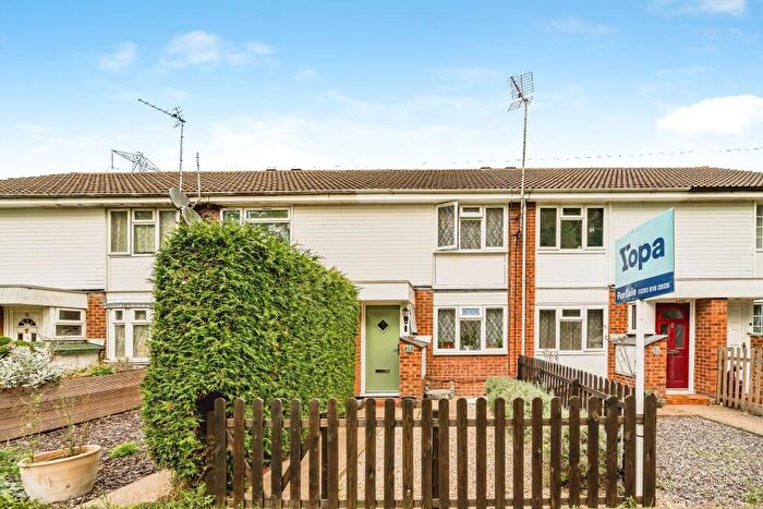 2 Bedroom Terraced House For Sale In Lower Close, Aylesbury, HP19