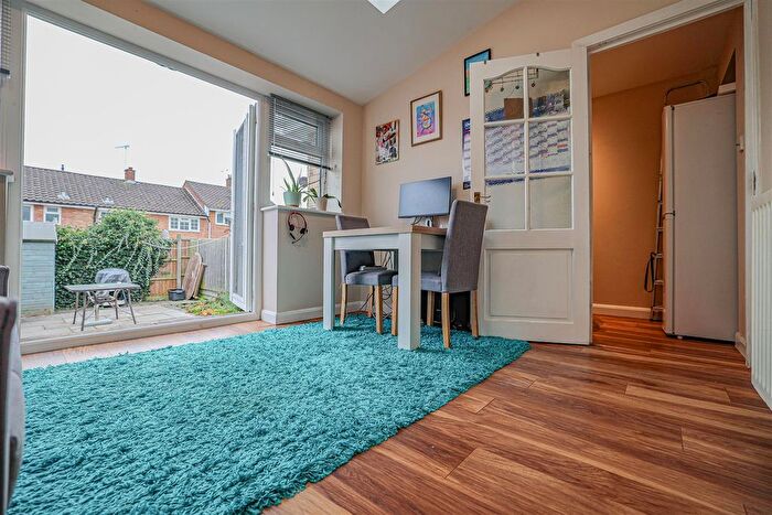3 Bedroom Terraced House For Sale In Pescot Hill, Hemel Hempstead, HP1