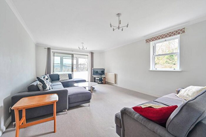 2 Bedroom Flat To Rent In Rookwood Court, , Guildford, GU2