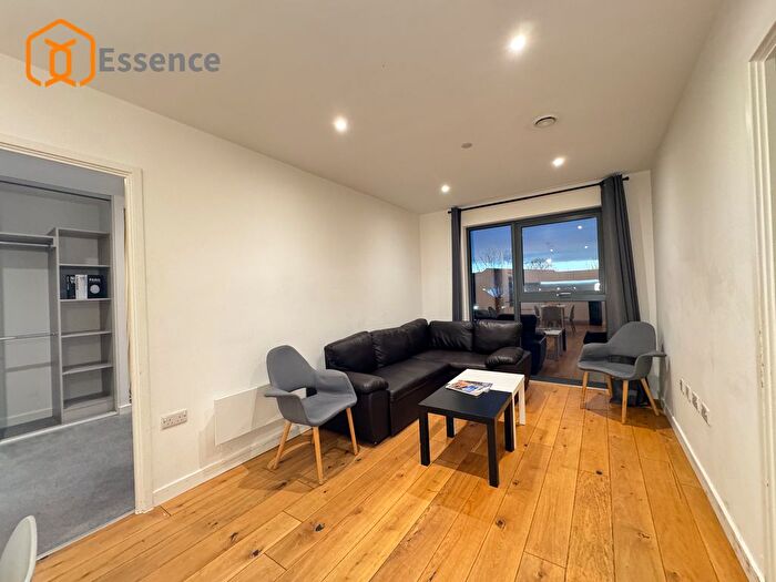 2 Bedroom Flat To Rent In Axium, Windmill Street, Birmingham, B1