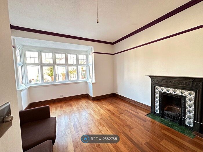 1 Bedroom Flat To Rent In Normanton Road, South Croydon, CR2