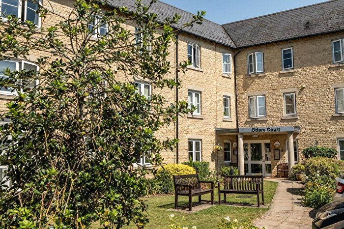 1 Bedroom Retirement Property For Sale In Otters Court, Witney, OX28