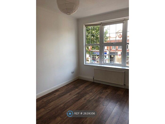 3 Bedroom Flat To Rent In Kenmure Mansions, London, W5