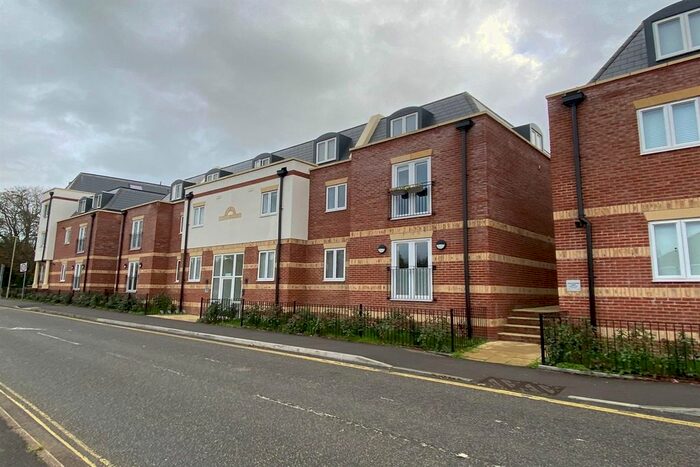 1 Bedroom Flat To Rent In New Lane, Havant, PO9