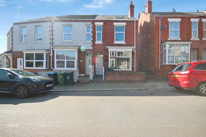 3 Bedroom End Of Terrace House For Sale In Harefield Road, Coventry, West Midlands, CV2