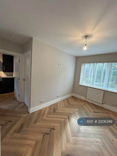 1 Bedroom Flat To Rent In St. Leonards Park, East Grinstead, RH19