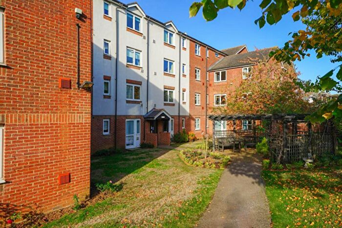 1 Bedroom Flat For Sale In Hamilton Court, Lammas Walk, Leighton Buzzard, LU7