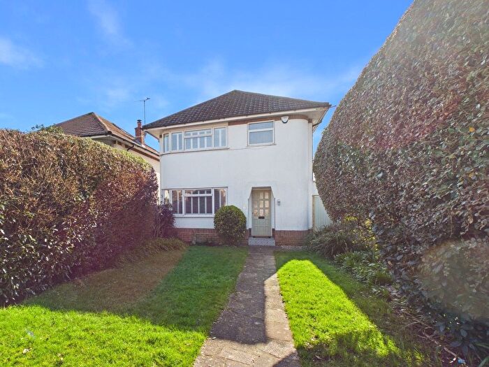 4 Bedroom Detached House For Sale In Angus Road, Goring-By-Sea, Worthing, BN12