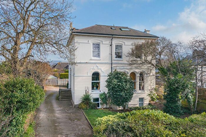 2 Bedroom Flat For Sale In Sydenham Road North, Cheltenham, GL52