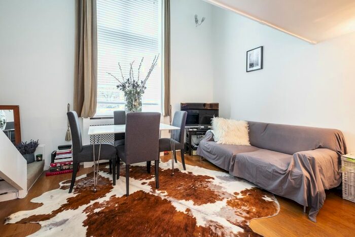 1 Bedroom Flat To Rent In Britton Street, London, EC1M