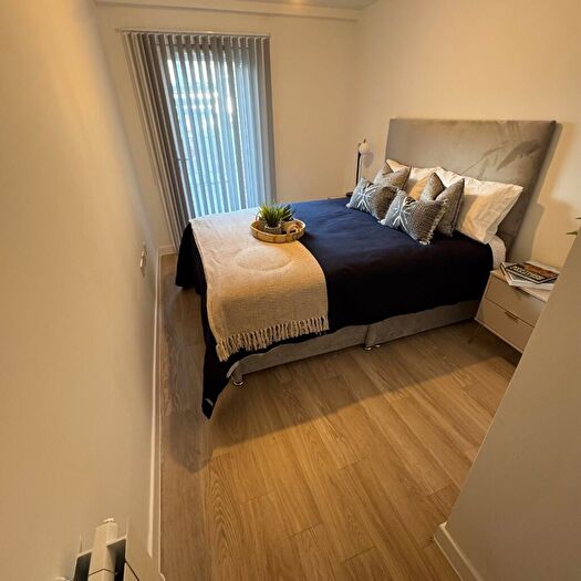 2 Bedroom Apartment To Rent In Minerva Square, Glasgow, G3