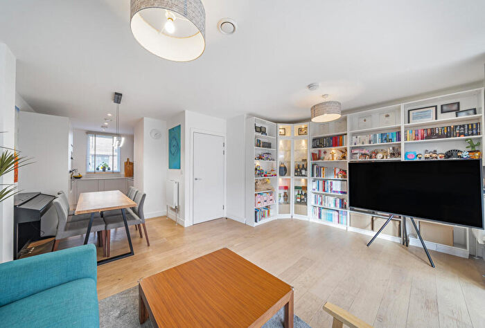 3 Bedroom Terraced House For Sale In Oriental Square, London, NW9