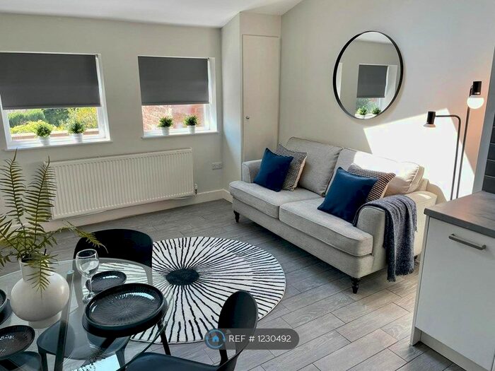 2 Bedroom Flat To Rent In Gladstone Street, Woolton, Liverpool, L25