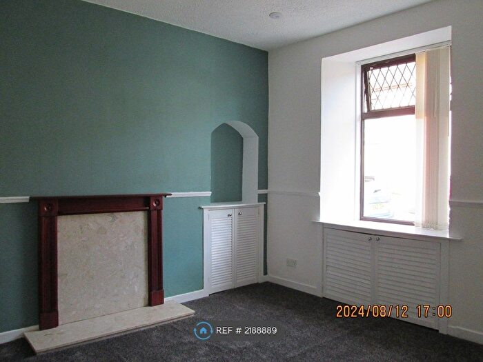 1 Bedroom Flat To Rent In High Street, Newmilns, KA16