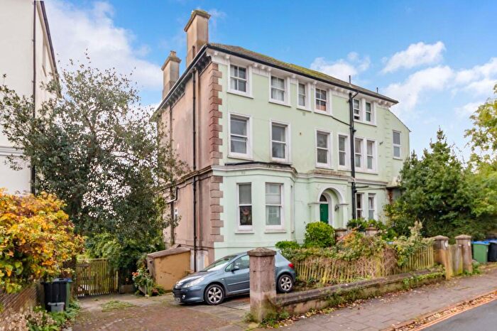 3 Bedroom Flat To Rent In St. Annes Crescent, Lewes, BN7